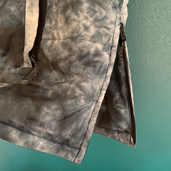 Volcom Vest - Picture 6 of 6